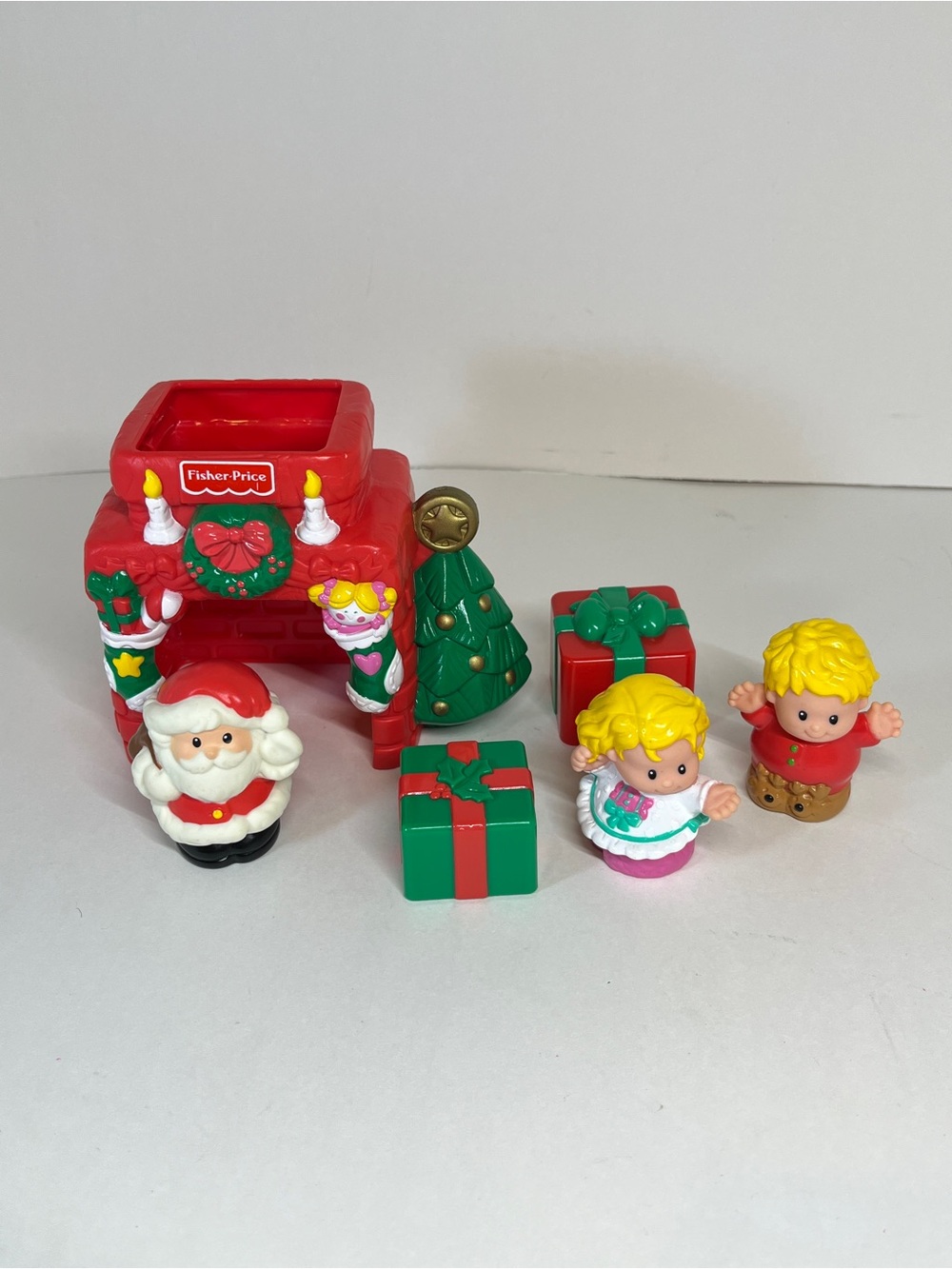 Vintage 1998 Fisher Price Little People Christmas Surprise Set Holiday Santa Toy